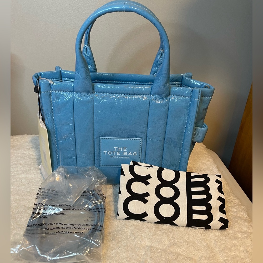 🔥SOLD🔥 NWT Marc Jacobs The Shiny Crinkle Leather Small Tote bag